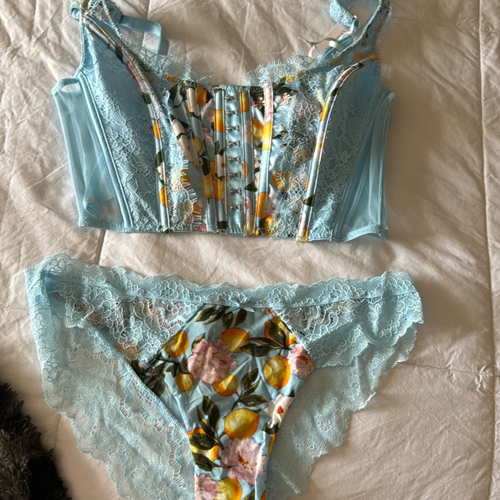 Victoria Secret Match Set